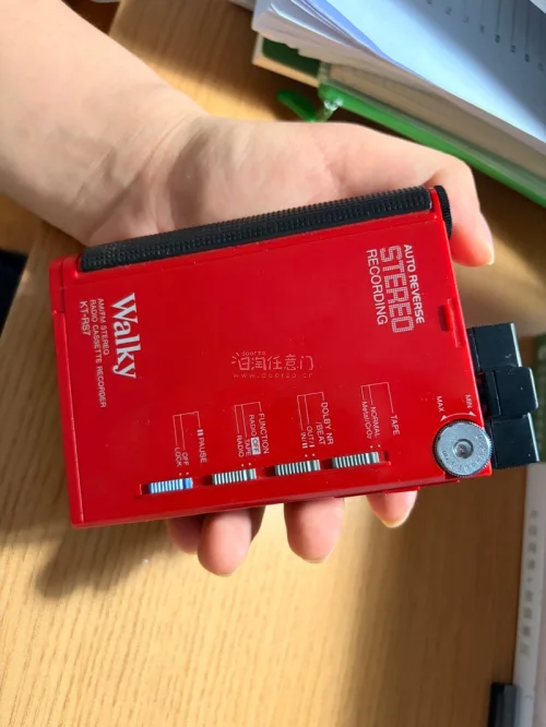 一直都非想买这一款东芝（Toshiba）的KT-rs7磁带机，通过砍价以及和卖家协商，最终以一个非常好的价格入手了，整体成色非常不错！很满意！