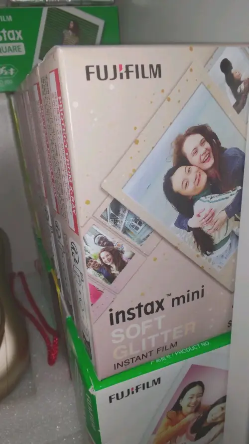 新款的浮光相纸还没有试拍过，但是图片还是很漂亮，在国内价格都很高，旗舰店也没有上架。挖煤机上面买到了四盒，都是很划算的价格