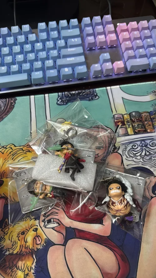 特效钥匙扣一直追到第n弹了，三刀流索隆很帅，鬼岛三人组战力满满，希望能出巨人国的服装吧，期待，会一直追的