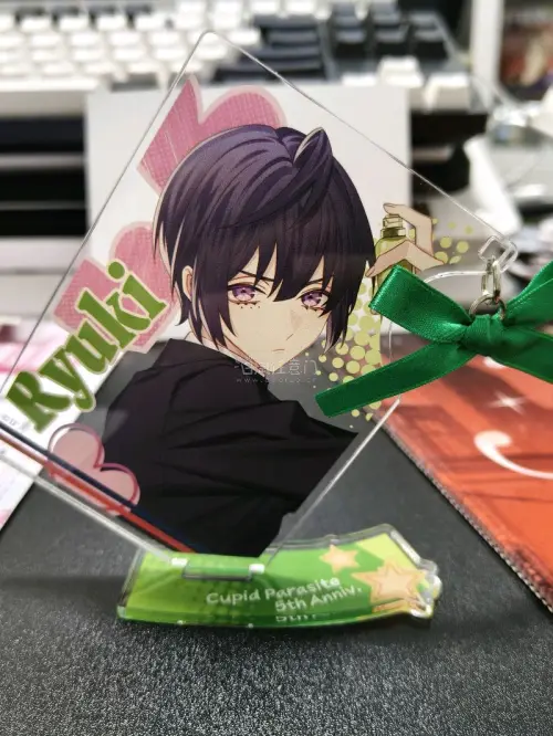 终于吃到了这个流辉，太可爱了(⸝⸝ɞ̴̶̷ ·̮ ‹⸝⸝ᐡ) ⟡.·，真的很清透很好看，税了我也认了，透卡和闪卡也都有了，圆满