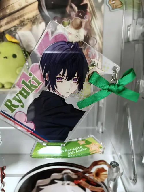 终于吃到了这个流辉，太可爱了(⸝⸝ɞ̴̶̷ ·̮ ‹⸝⸝ᐡ) ⟡.·，真的很清透很好看，税了我也认了，透卡和闪卡也都有了，圆满