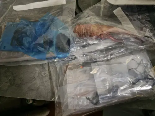 今天下暴雨都挡不住我下楼拿快递的决心，买的两套心心念念的昆虫扭蛋系列，因为是第一次购买，所以心情很激动，实物完全没问题，质感非常好，平台也放心