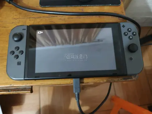 因为切煤买switch感觉比国内便宜所以试着买了，这次海运还是挺快的，发货之后大概还没20天就拿到了，机子也很好没啥问题已经爽玩了！