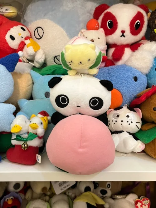 超好价切到桃子趴趴熊和桃子点心猫 拆开包裹就这样萌我一大跳 左看右看都是萌萌萌 桃子大军已成立?下次还要切！