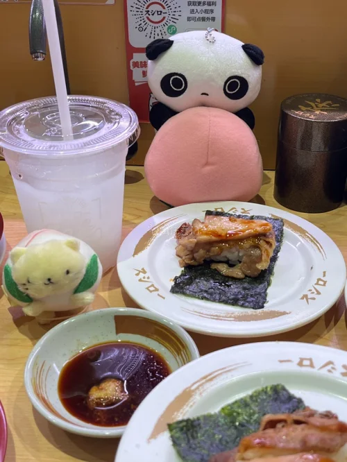 超好价切到桃子趴趴熊和桃子点心猫 拆开包裹就这样萌我一大跳 左看右看都是萌萌萌 桃子大军已成立?下次还要切！