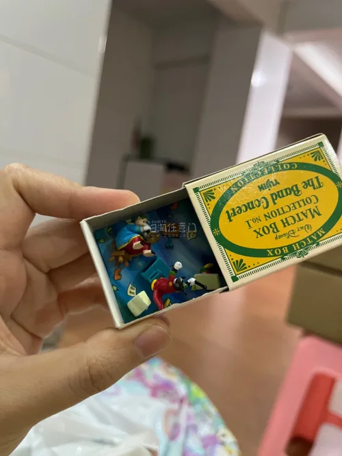 这次依然是毫无意外地到了一些米奇的周边，甚至有一些绝版的孤品，成色和价格都非常美丽，物流一如既往地快速，坐等下一箱