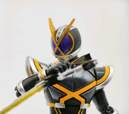 被国内离谱溢价逼到第一次尝试日淘！只为真骨雕凯撒+巫骑10周年版
 
国内凯撒二手天价难寻好盒，巫骑十周年代理版品控全靠盲盒赌运气?
全程小白跟着教程一步步操作，漫长海运等待超忐忑，还好顺利到手！
 
日本卖家包装巨用心，盒子全程八角尖尖完好无损
凯撒黑金质感拉满，...