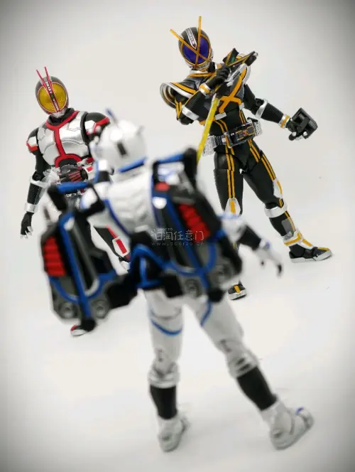 被国内离谱溢价逼到第一次尝试日淘！只为真骨雕凯撒+巫骑10周年版
 
国内凯撒二手天价难寻好盒，巫骑十周年代理版品控全靠盲盒赌运气?
全程小白跟着教程一步步操作，漫长海运等待超忐忑，还好顺利到手！
 
日本卖家包装巨用心，盒子全程八角尖尖完好无损
凯撒黑金质感拉满，...