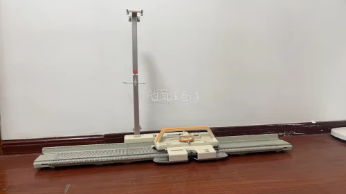 我美美的4针折叠花卡机，它机头?金属的质感，和塑料机的方便收到太惊喜了，一点也没有破损，颜值在线，大爱挖煤机