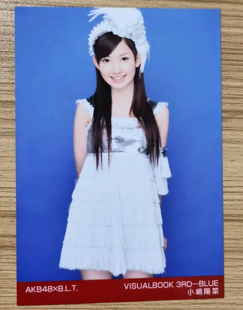 又来挖煤姬淘东西啦！这次淘到了akb第一张cd和akb blt生写，体验依旧在线，发货快、到手稳，包裹打包得严严实实、方方正正，拆开时每一层都透着用心，所有东西完好无损地送到了手里，这种开箱的安心感真的很加分。