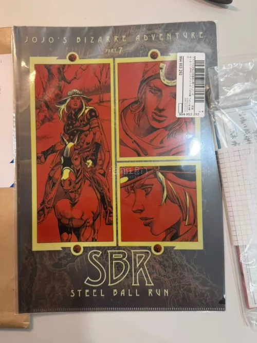 JO厨狂喜！海淘Steel Ball Run第七部周边太完美，日版正品印刷超清晰，杰洛、乔尼细节拉满，还原度绝了！包装严实无磕碰，物流快清关顺，品相全新，圆梦SBR收藏，性价比超高，强烈推荐！