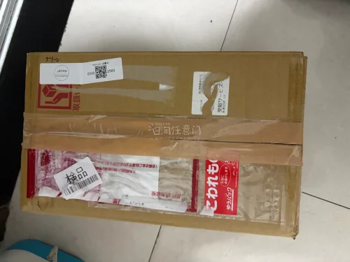 终于顺利收到心仪的宝可梦火红叶绿套装！从下单到收货全程体验感绝佳，原装礼盒精致完整。外包装加固扎实，长途跨海运输没有任何磨损破损，正版品相绝佳，海淘过程安心又省心，一次非常完美的收藏购入！