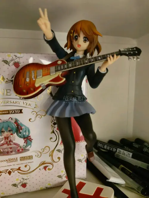 到了一盒轻音的粘土人 平泽唯跟琴吹紬的学园祭 好好看 还有一些手办 收集进度又加一了，可爱的轻音谁不喜欢呢 这次用的竹蜻蜓专线 包的很严 很好没损坏非常满意