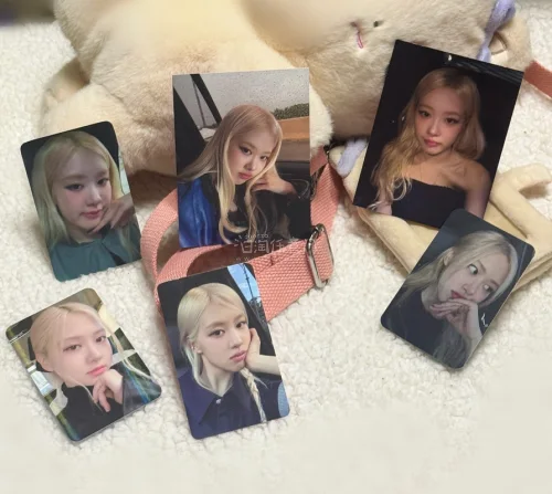 这次在挖煤姬切煤收小卡体验感超棒， 包装特别严实，每张小卡都被细心保护，到手完好无损，没有一点瑕疵。物流速度很给力，清关也很顺畅，整个等待过程都很安心。成功收到梦中情卡，颜值直接拉满，收卡追星的幸福感瞬间爆棚，平台操作省心又靠谱，以后切煤收周边就认准这里啦！