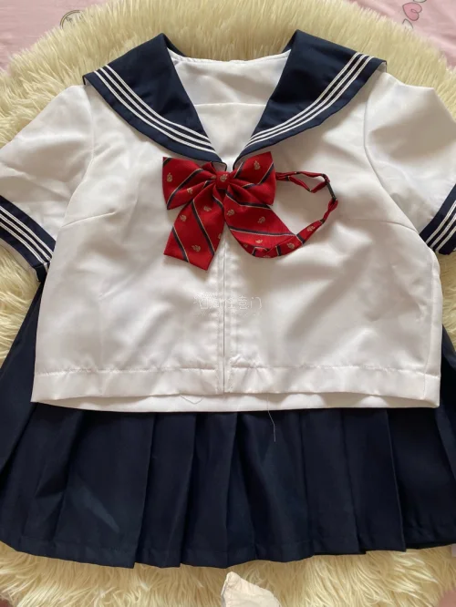 第5次用挖煤姬买的bodyline水手服！挖煤姬是一款非常适合新手宝宝使用的APP，发货很快，客服回复的也很快，有很多快递可以选择，还可以用积分抵扣运费，每天都送优惠劵，没有踩雷！非常喜欢！感谢挖煤姬让我蹲到了好物！后续会继续使用挖煤姬的！