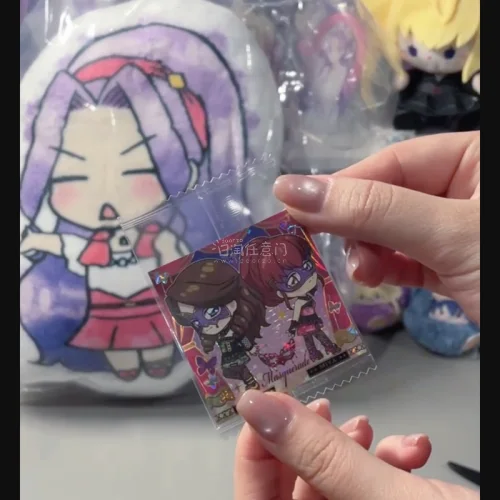 这次切的都是美月周边
有美月抱枕，贴纸，衣架扭蛋
还有我们美月的偶像，假面舞会的贴纸
这个抱枕真是好价切到的
蹲了好久，看见打折的全新抱枕
立马拿下！
运输很快，也没有运损
很满意