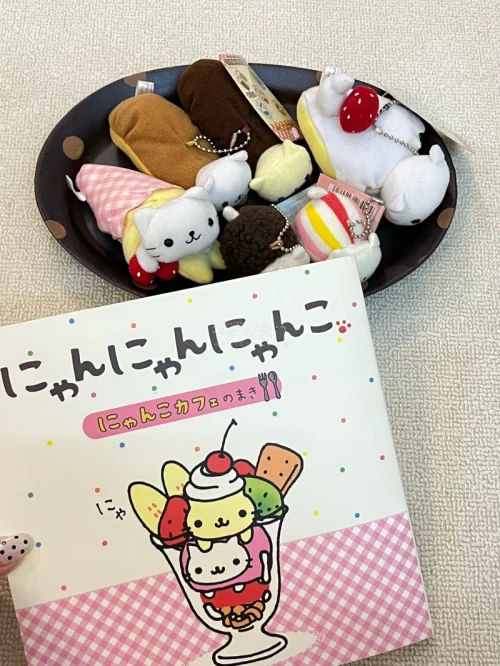 几乎全新的点心猫绘本拿下 3开头两位数小粉水滴君拿下！就这么幸运在挖煤姬一直遇到梦情^^*我还会再来的！