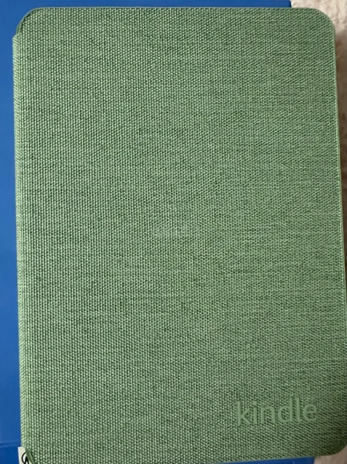 非常满意的一次购物体验，页面简洁易懂。刷新率高，代切也很快。购买后一些后续轨迹都能知道。快递也挺满意，包装的非常好
