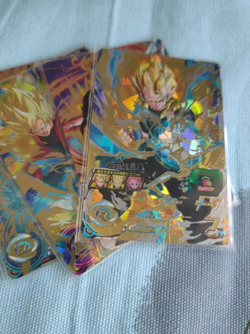 任意门的活动优惠非常多，趁着活动又是买了许多卡片，下单迅速，入库快，合单效率，默认ems物流，整体时效有保证，非常不错，继续支持任意门。