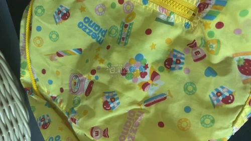 这件卫衣质量很棒，面料柔软亲肤穿着舒适。款式简约大方，颜色正且耐脏。尺码标准，版型挺括。物流快包装好，很满意这次购物。 