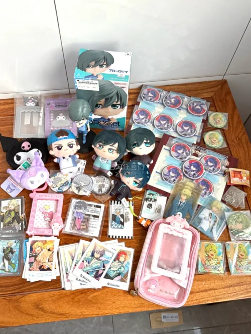 这次谷子购物体验超棒！收到的蓝锁和三丽鸥周边都完好无损，吧唧、玩偶和卡套质感在线，包装也很用心，开箱幸福感拉满，太满足啦！