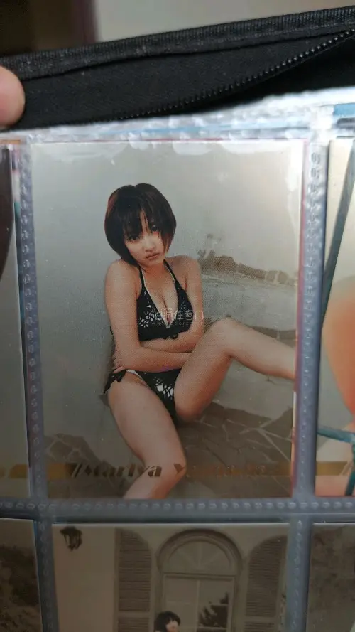 戴拿奥特曼麻衣队员的演员山田玛利亚的正版卡片，小时候就非常喜欢戴拿奥特曼和麻衣队员，现在终于淘到了喜欢的周边，非常开心，也祝平台的大家也能在任意门淘到自己喜欢的好物