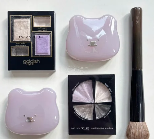 很爱集邮彩色眼影，基本都绝版了，挖煤挖了一堆，没有额外包装，也都安安稳稳到了。没有货损，而且物流速度也挺快的