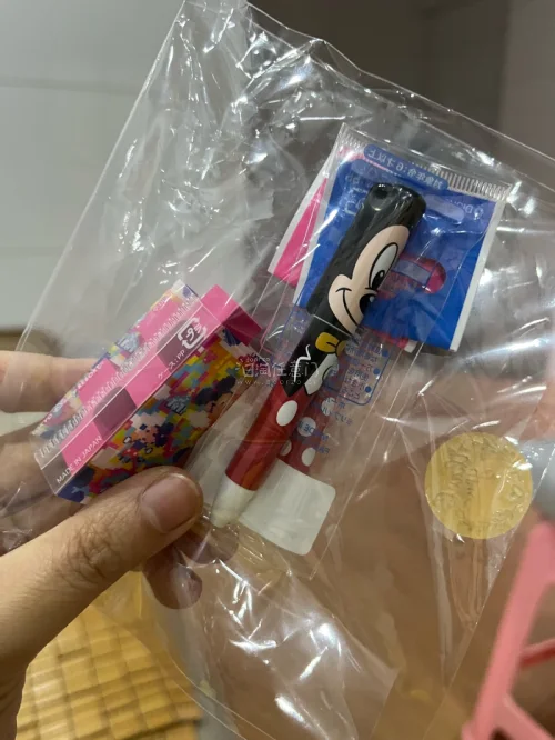 又是一箱米奇的周边到货啦，速度这次依旧一如既往的给力啦，不用多说都很满足。物品到手的成色很好，价格也很香，坐等下一波！