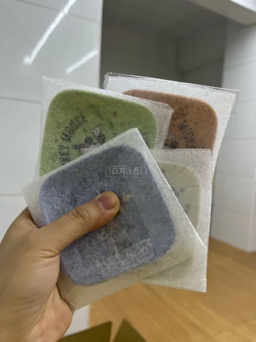 这次又到了一大堆好看的米奇周边，这次买的都是一些玻璃陶瓷类的盘子，每一个都是大爱的程度！物流速度海运来说还挺快的！