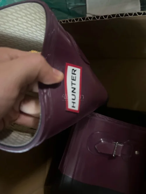 这个价格买到雨靴还有什么可说的，两个字超绝三个字超级绝四个字无敌价格～物流也很快 整体来说还是很满意的