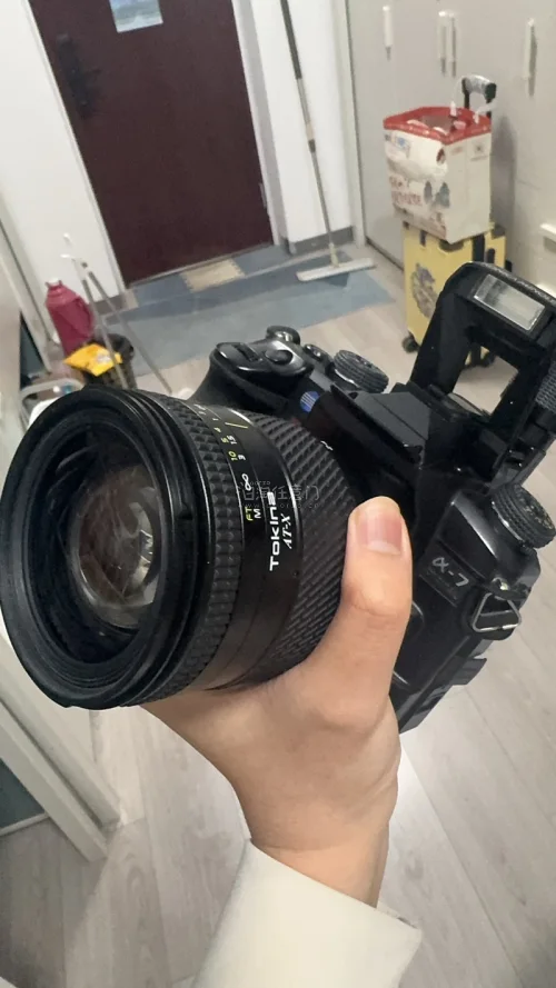 以非常便宜的价格买到了美能达的最后一代完美胶片机，还是很棒的，买来成色很好，然后拍起来的胶片也很有质感，我非常喜欢，嗯会推荐给朋友们，感谢任意门，感谢任意门。