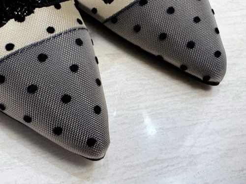 第一次买randa，刷了一个礼拜淘到的全新好价，200多拿下大热门款，就是比较可惜第一次买买大了一点呜呜