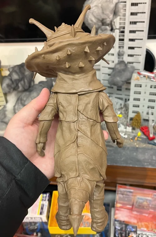 比利肯商会于2001年发售的1/6比例模型，整体做工细致，非常还原奥特Q剧中形象。平台物流服务靠谱，原盒无压痕，整体包装紧实，购物体验很不错。