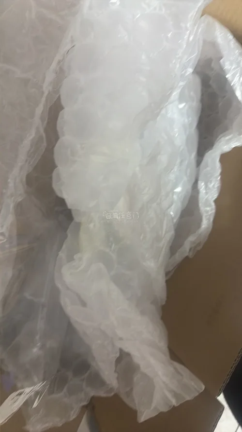 这次件有比较长的东西，打包的还是很放心，泡泡纸给的很足，时效性也很赞，特别好用又方便的平台，爱了爱了。