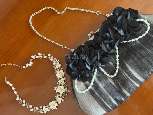 上联：日淘过“门”迎新岁
下联：挖煤纳福纳平安
横批：福气满“门”
挖煤姬，海淘党的安心之选！这次EMS包裹安全到手，打包防护层层到位，积分抵扣运费超划算，一键翻译无语言障碍，新手也能轻松上手！
