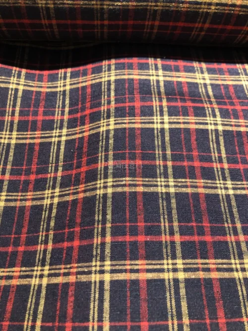 这次物流特别顺利，格子柄要找到好看的不容易，选了很久才选到这卷，干净，新，无仓储味道，布料柔软，柿涩染很好，多谢分享