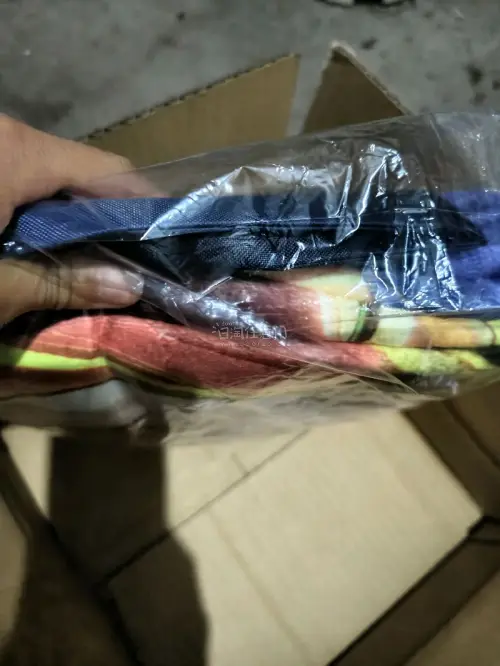 这次海淘终于收到心心念念的白厄毛毯啦，质感完全超出预期！挖煤姬的物流速度也很惊喜，全程稳定不拖沓，体验感拉满~