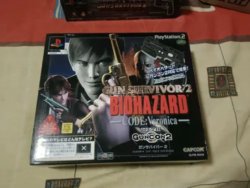 PS2两款光枪同款  很喜欢  很多年前就像淘一套了  这次淘到的是系列的第三部和第四部    还是全新的   外盒保存得也相当不错    价格也实惠    还差一个第二部  慢慢随缘蹲   这一单购物体验很愉快！