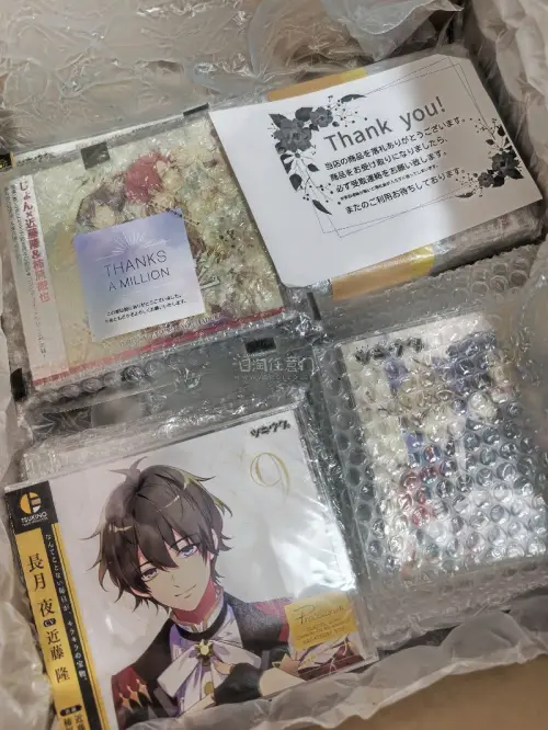 在任意门煤炉切的cd到啦！包装超用心，气泡柱加固，本来我都已经买好cd的替换装了，没想到cd到手完好无损～竹蜻蜓物流一周到手，品相和描述一致，太安心了！