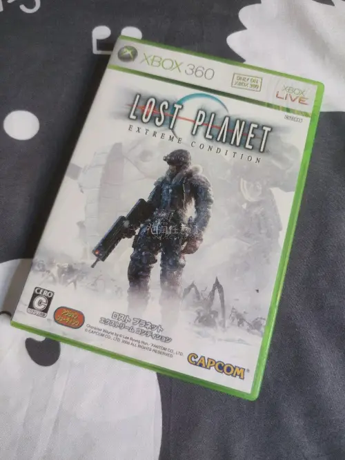 这次在日淘任意门上又挖了些中古游戏碟～包括xbox370平台的《失落的星球1》，《失落的星球2》还有亚洲版的《诅咒之影》（吐槽一下SotD的说明书是真的薄啊，基本上没啥内容）。还有PC版的《孢子》，说明书足足有84页，非常厚实（如果是彩印就更完美了）。还有一张《猎天...