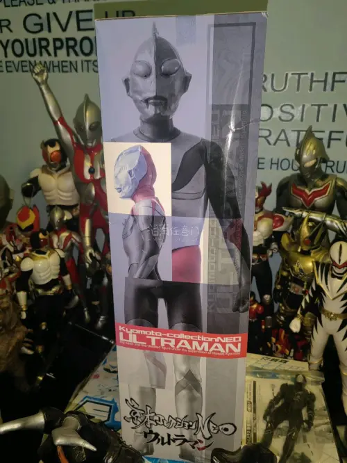 早田受命于M78星云的宇宙人，并借助神秘灵验的β魔棒，变为有马赫五倍的速度和超人力量的不死之身，他是我们的，战神！2009年万代京本收藏系列NEO限定初代奥特曼硫酸脸大胶，高度50cm，大胶圈的神物之一，全新未开封品，盒子保存的也可以，收藏价值非常高。京本初代abc...