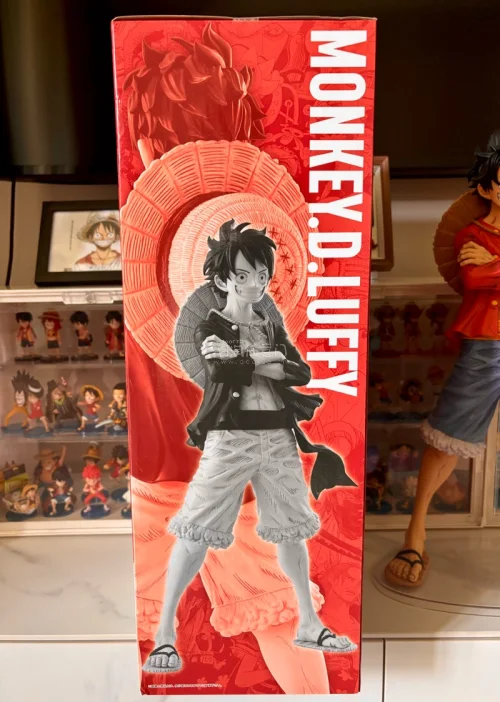 这次在任意门蹲到的一番赏路飞手办真的超出预期！ONE PIECE BASE SHOP的限定款，黑白漫画涂装质感直接拉满，把路飞那种又酷又少年气的感觉还原得淋漓尽致。从下单到收到货全程透明，包装也很稳妥，手办一点都没磕碰，体验感直接拉满！谁能拒绝一个抱臂耍帅的漫画色路...