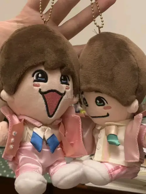 我这一单使用的是竹蜻蜓专线，正好赶上清明放假，耽搁了点时间，但总共还是只花了20 天就收到了，物流特别快。
包装方面也是很安心的，没有选任何的加固，但是还是给我垫满了那个大的泡沫纸，盒子也是蛮硬的，非常保险。崽子当然也是蛮萌的，而且用了优惠券，这一单非常的便宜！满意...