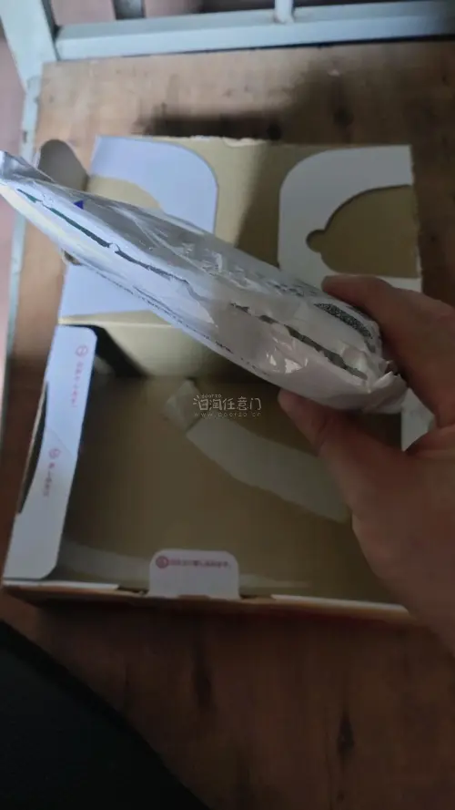这次购买的先锋转换器到货了！东西不大，物品拿到手给我的感觉就是从外到内再到物品包装。整个包装过程我觉得无论是售卖店家还是日本邮政的工作人员做事的这个过程，给我的感觉就是非常细致。而且物品包得细致拆包特别方便！通过这几次的购物过程，给我的感觉就不物品打包工作做得太细了...