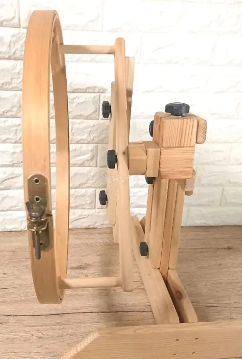 等了好久终于来啦，很喜欢，海运很安全，完全没有任何损毁，做拼布大件作品立式压线框必不可少，这种工具国内还是没得买，毕竟属于小众爱好。