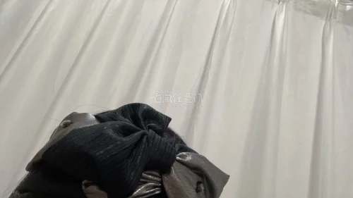 在挖煤姬上又买来喜欢的物品啦，走的竹蜻蜓，挺好的，货品也无损，特别开心的一次购物体验，
发带太可爱了！