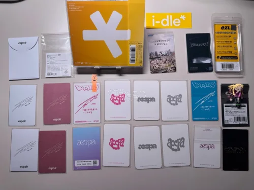 第一次逛海淘因为粉上了aespa开始手机小卡专辑 第一次切煤收到了来自日本卖家的商品小卡 包装的特别好很安全 体验感超级棒啊 以后还会买