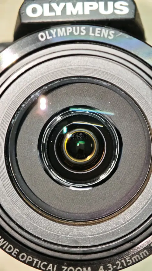 这次买了一台心心念念很久的相机 看到商家降价我就直接买了 型号是奥林巴斯sp100ee 大长焦一体机 可以拍到月亮 这次的物流还是一如既往的快 包装也很结实 新上的去商家包装的服务挺好的 可以帮我省点邮费