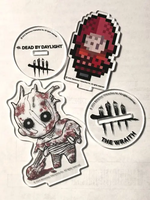 用挖煤姬切煤安全又省心，打包严实、物流稳定，谷子完好无损，切煤体验超棒！
这次走的路线是EMS，拿到手只用了不到一星期，实在太幸福了。
本次开箱全是春日氛围感好物，切了很多dbd周边。精致吧唧徽章，配色清新元气，搭配春日穿搭超合适；清透亚克力立牌，颜值在线，踏春拍照...