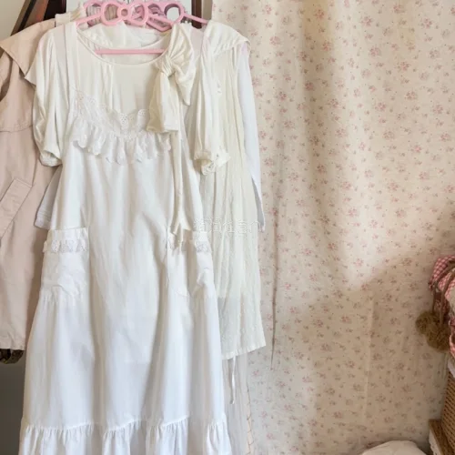 真的很漂亮，挖煤好多次了，每一次开箱的东西都眼前一亮！超级漂亮！棉麻质地衣服真的很好穿，拼布款也爆美！真的无敌喜欢！还会继续海淘挖煤的～